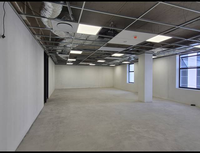 178M² OFFICE TO LET IN GLENADRIENNE EAST